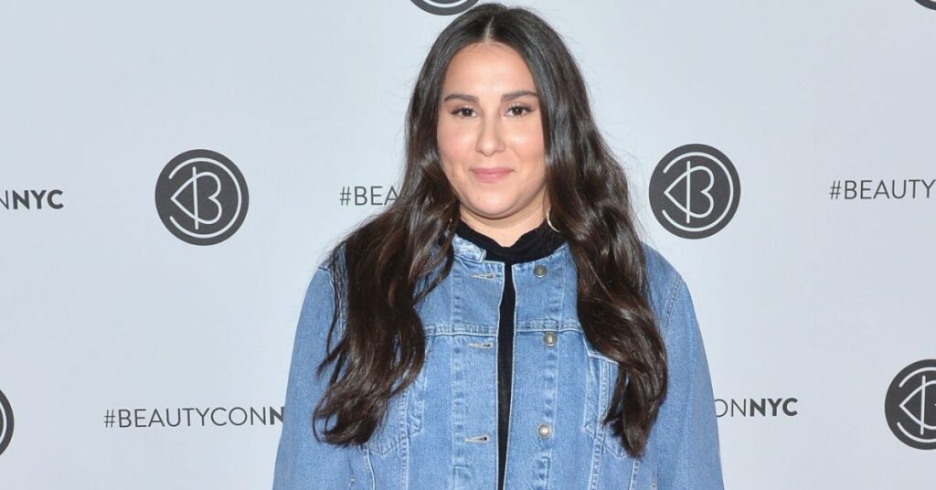 Claudia Oshry Net Worth, sponsored
